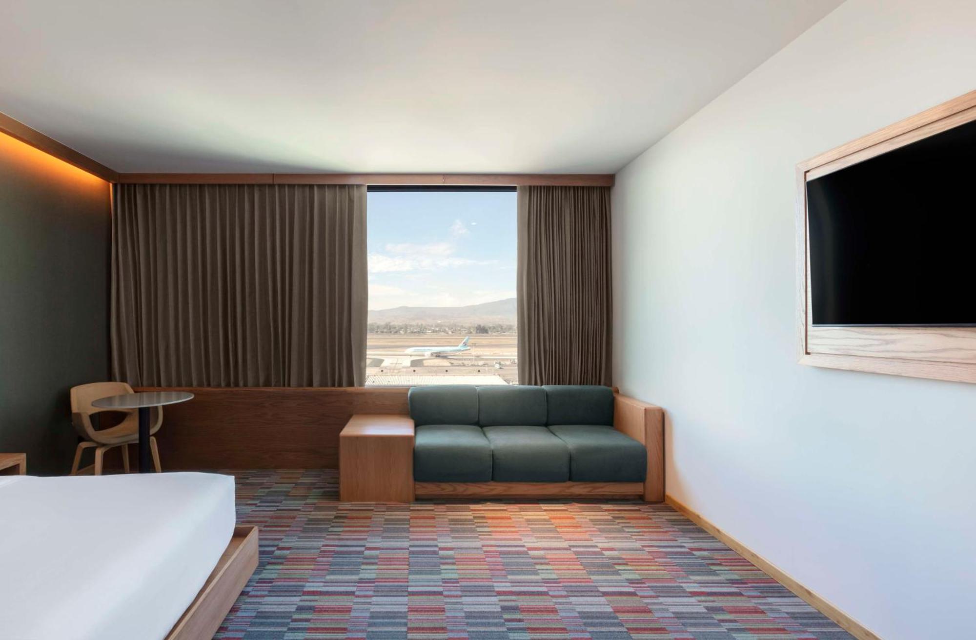 Hilton Garden Inn Guadalajara Airport El Zapote  Bagian luar foto