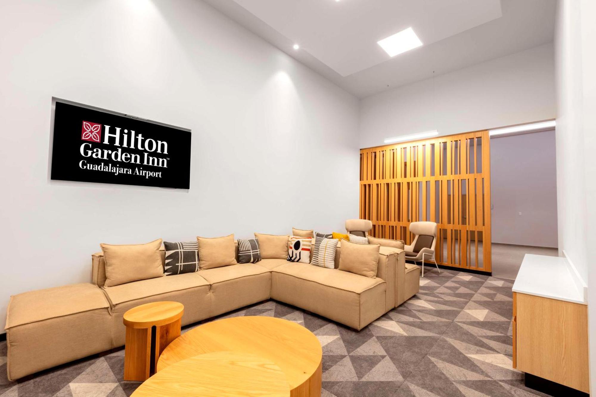 Hilton Garden Inn Guadalajara Airport El Zapote  Bagian luar foto