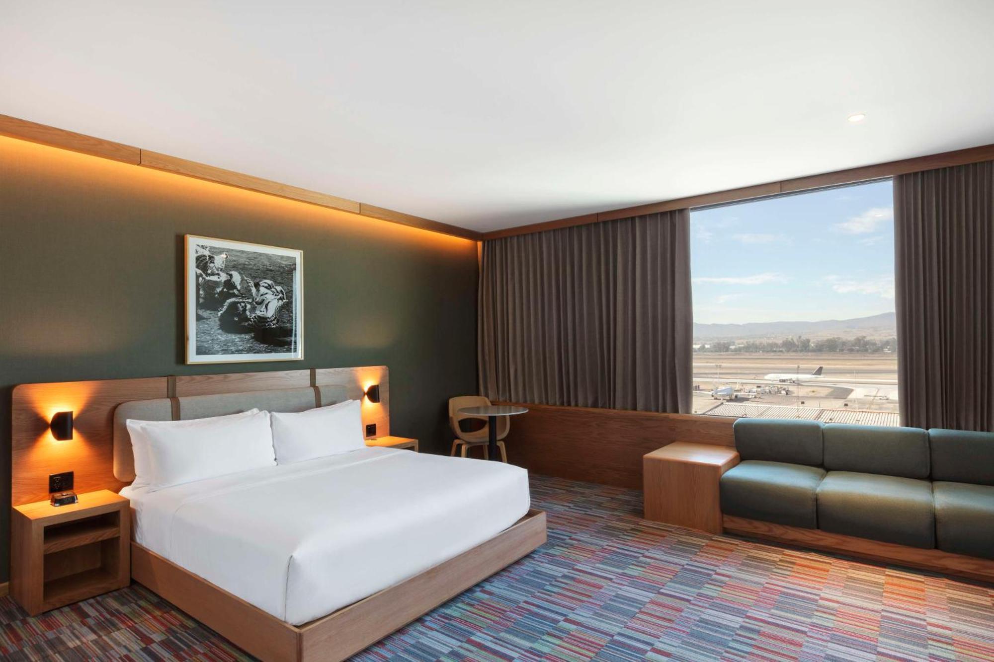 Hilton Garden Inn Guadalajara Airport El Zapote  Bagian luar foto